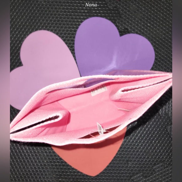 Bath and Body Work Reusable Gift Bag NWT - Picture 3 of 3